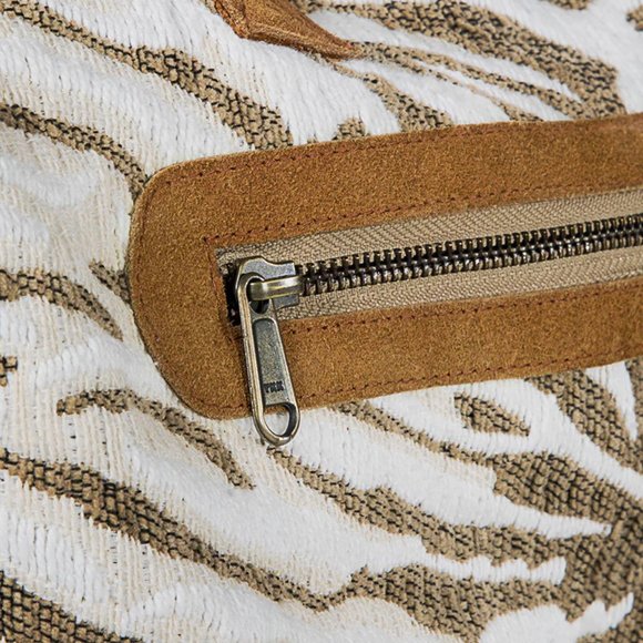 Handmade Tiger Motif Bag - Picture 14 of 16